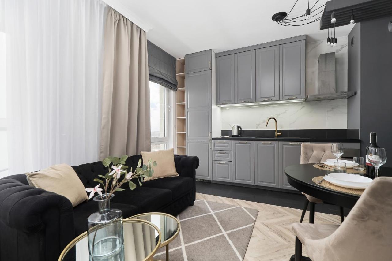 Aleja Architektow By Renters * Breslau