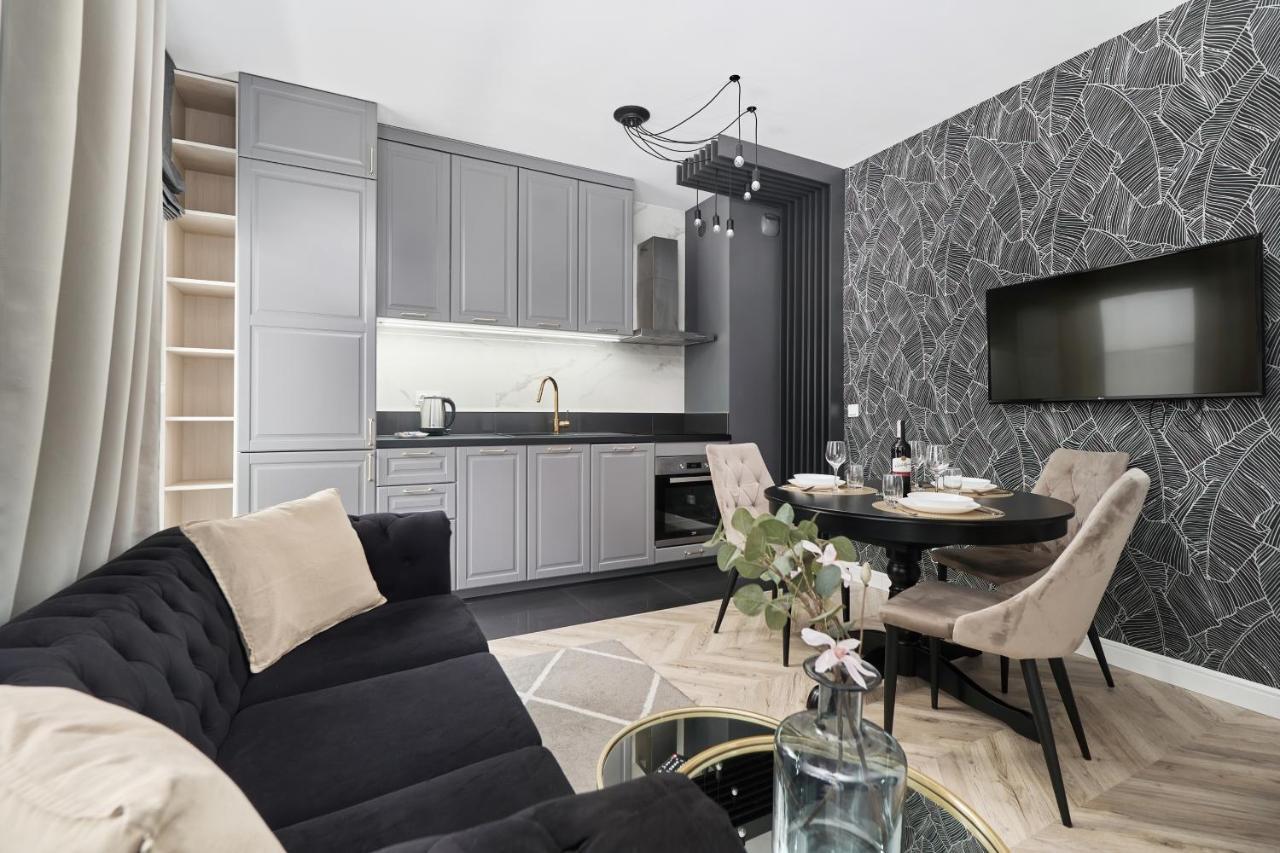 Aleja Architektow By Renters Apartment