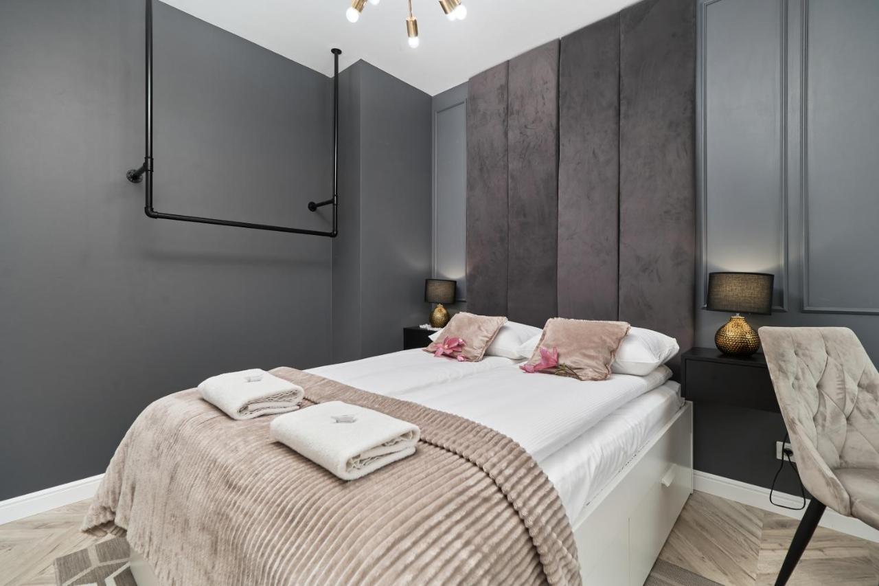 Aleja Architektow By Renters * Breslau