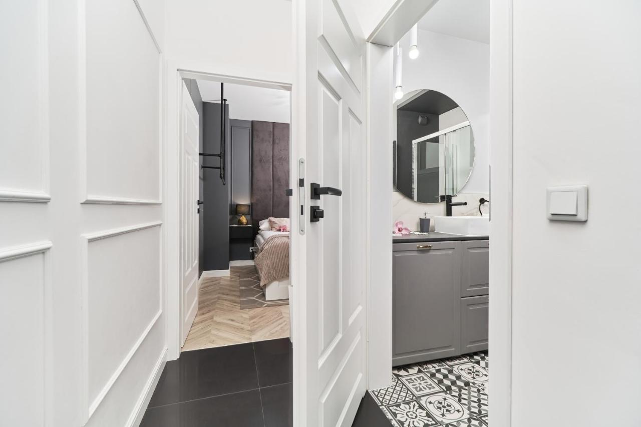 Aleja Architektow By Renters Breslau